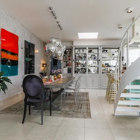 Alte Schoenhauser Penthouse By Suite030